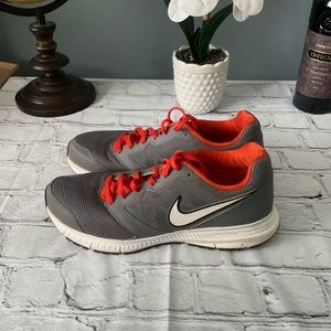 Nike Women’s Grey and Orange Running Sneakers Size 8
